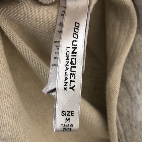 LIKE NEW! Lorna Jane Athletic Sleeveless Hoodie - Picture 15 of 16